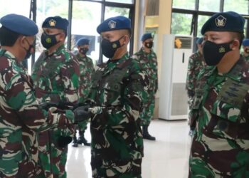 Tongkat Jabatan Danlanud Raden Sadjad Ranai Natuna Diserahterimakan