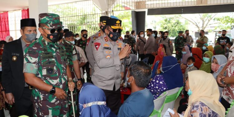 Yakinkan Booster, Kapolda Sumut Dorong Percepatan Vaksin di Labusel