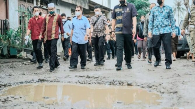 Lihat Keseriusan Bobby Atasi Banjir, Warga Izinkan Lahannya Dijadikan Drainase