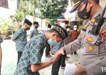 Kapolsek Medan Timur Santuni Anak Panti Asuhan