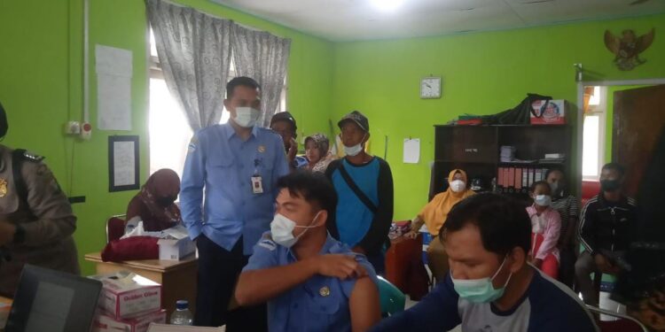 Bersama Polres Natuna PDAM Tirta Nusa Gelar Vaksin