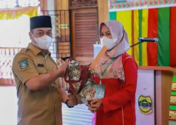 Bupati Lingga Dukung Kegiatan Pelatihan Pembuatan Tudung Manto