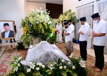 Presiden Hadiri Pemakaman Arifin Panigoro