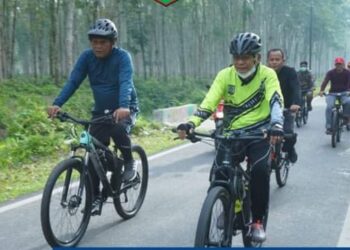 Bupati Asahan Gowes Bareng Ketua PKK dan OPD