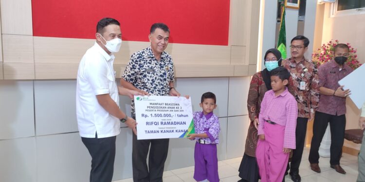 Bupati Natuna: Pentingnya Jaminan Ketenagakerjaan