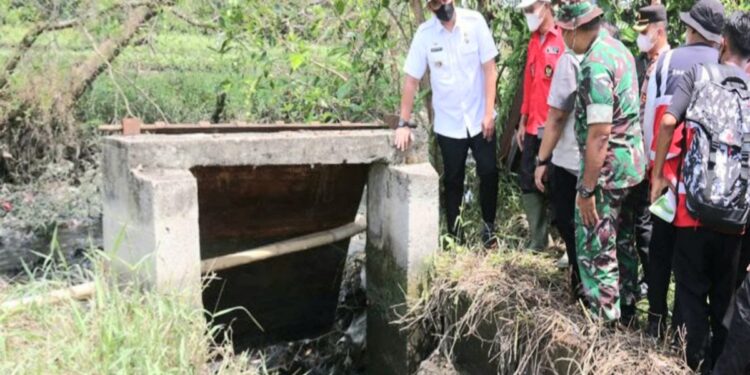 Bobby Nasution Blusukan, Temukan Penyebab Banjir di Medan