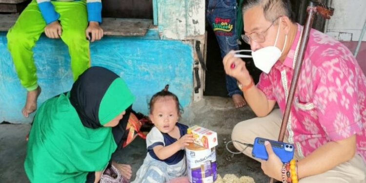 Wong Chun Sen Tarigan Peduli Kasih Kepada Bayi Gizi Buruk