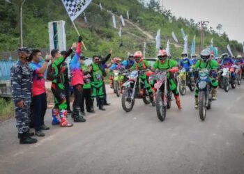 Ratusan Pecinta Trail Jelajahi Alam Lingga