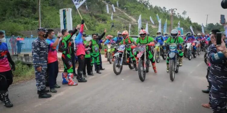 Ratusan Pecinta Trail Jelajahi Alam Lingga