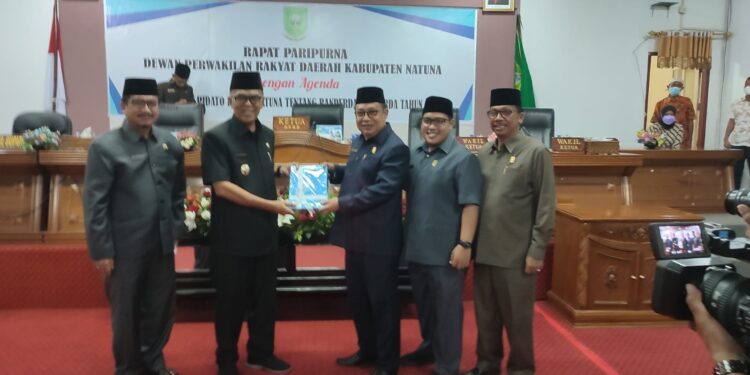 Bupati Natuna Sampaikan 10 Ranperda Ke DPRD