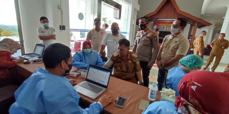 Bupati Natuna Perintahkan ASN Lakukan Vaksinasi Boster