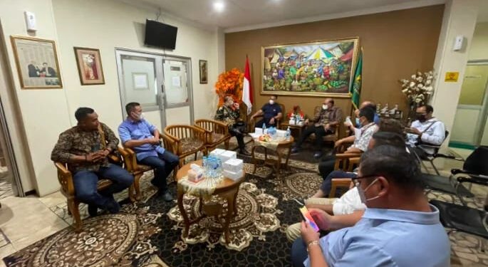 Bupati Bersama Ketua DPRD Lingga Tawarkan Peluang Investasi, Temui KADIN Batam