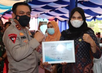 Puskesmas Dengan Pencapaian Vaksin Tertinggi Mendapat Penghargaan Dari Kapolda