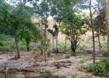 Rumah Warga Nyaris Tertimbun Tanah Proyek, Geuchik Sebut Bencana Alam