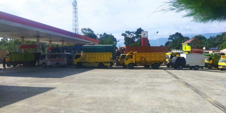 Kelangkaan Solar Meresahkan, Warga Meminta Pertamina Tambah Pasokan di SPBU Sibuhuan