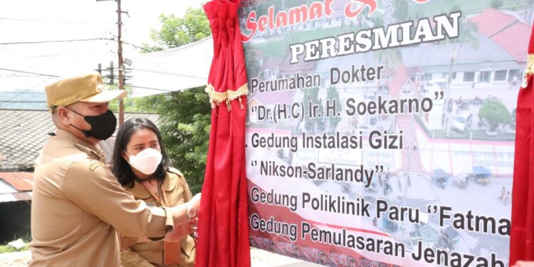 Nikson Nababan Resmikan Fasilitas Bangunan Penanganan Covid-19 di RSUD Tarutung