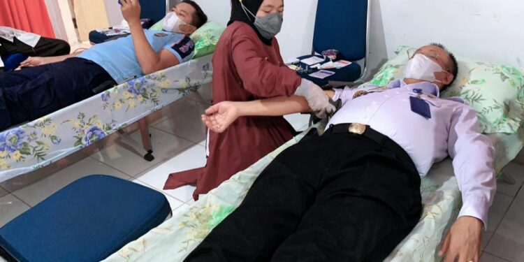 Bentuk Solidaritas Antar Sesama Menyongsong HBP-58 Kalapas Bahtiar Giat Donor Darah