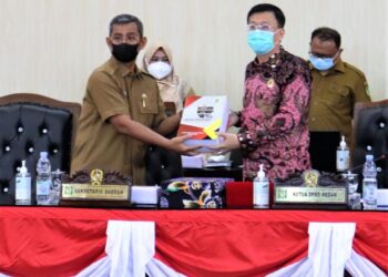 Ketua DPRD Medan Terima LKPJ Wali Kota TA 2021