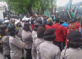 Demo Mahasiswa, polisi