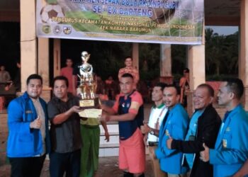 Turnamen Sepak Bola PK KNPI Akbar Resmi Ditutup. Hadi, Selamat Bagi Para Pemenang.