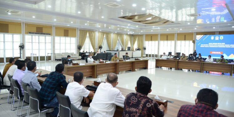 Prihatin Kondisi Jalinsum dan Kesehatan Bupati TSO, DPRD Palas Kunjungan ke Gubsu