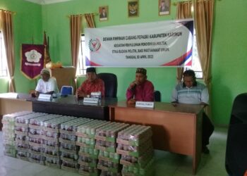 Sumardi Berbagi 600 Case Minuman Kepada Masyarakat