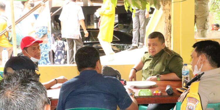 Bupati Tapsel Jalin Silaturahmi Bersama Petugas Pengamanan