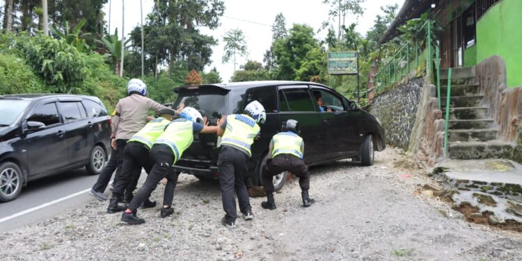 Polda Sumut Berikan Pelayanan Prima Bantu Masyarakat Mudik dan Balik Lebaran