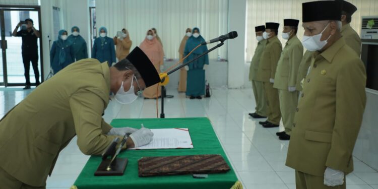Bupati Asahan Lantik 13 Pejabat Administrator dan 3 Pengawas
