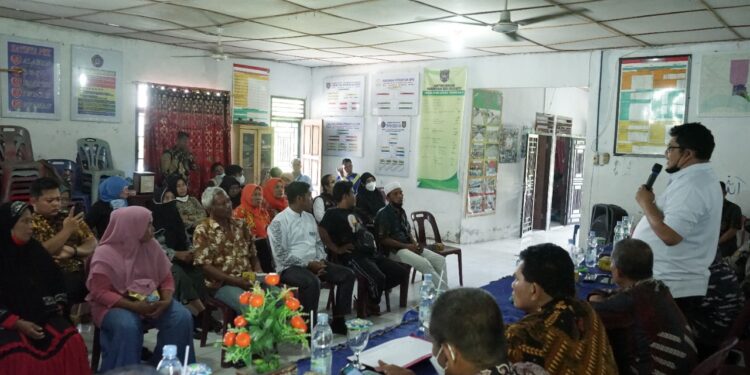 Tim Kemensos RI Kunjungi Korban Kebakaran di Desa Sei Apung Jaya