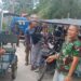 Tukang Becak Demo Di Depan Pelabuhan ASDP Singkil, Minta Supir Travel Menunggu Di loket