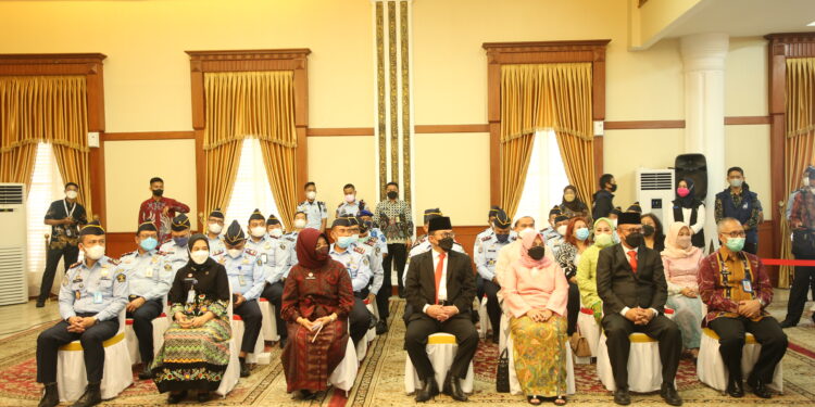 Plt Kantor Imigrasi Dabo Hadiri Serah Terima Jabatan Kepala Kantor Wilayah Kementerian Hukum dan HAM Kepulauan Riau