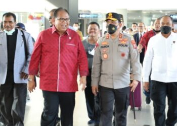 Kapolda Sumut Sambut Kedatangan Juara 1 Umum Kontingen Pesparawi Sumut di Kualanamu