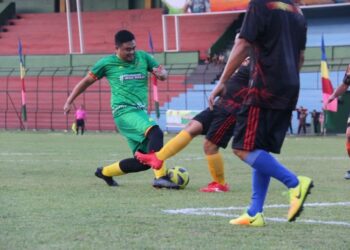 Bobby Nasution ikuti pertandingan sepak bola HUT Kota Medan ke-432