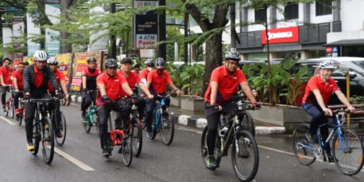 Walikota Medan dan Kapolrestabes Gowes Sekaligus Menyapa Warga