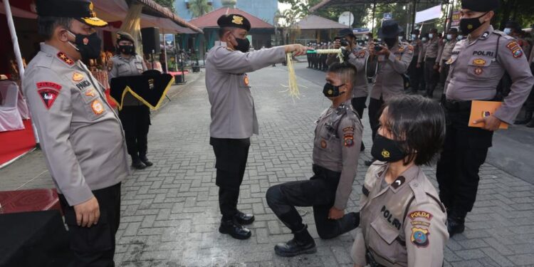 Pimpin Upacara Penutupan Tradisi Bintara Remaja, Kapolda Sumut: Samapta Garda Terdepan Memelihara Kamtibmas