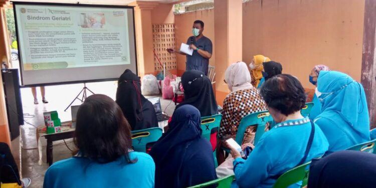 Peringati Hari Lansia Nasional, Dinas Kesehatan Medan Gelar Vaksinasi dan Pemeriksaan Kesehatan Gratis untuk Lansia