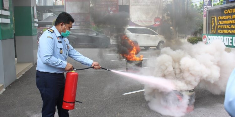 Kanwil Kemenkumham Sumut Gelar Pelatihan dan Simulasi Penanggulangan Kebakaran