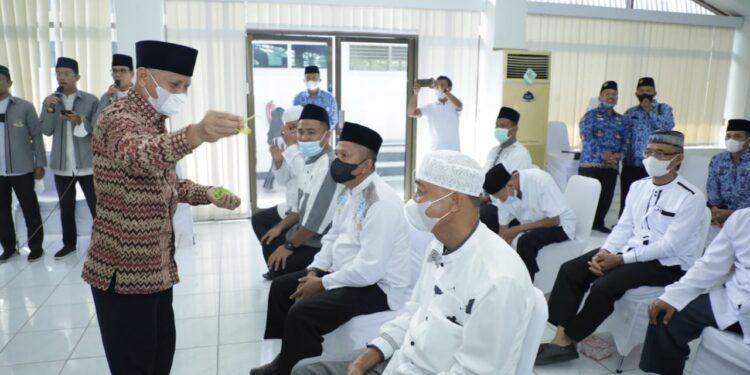 Bupati Asahan Upah-Upah Jema’ah Haji Anggota Korpri Asahan Tahun 1443 H/2022 M