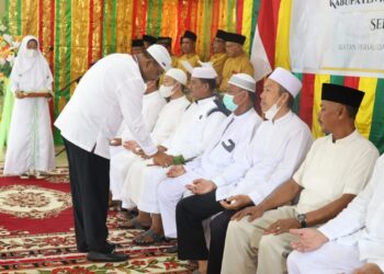 Bupati Karimun Hadiri Pelepasan Puluhan Calon Jamaah Haji dari IPHI