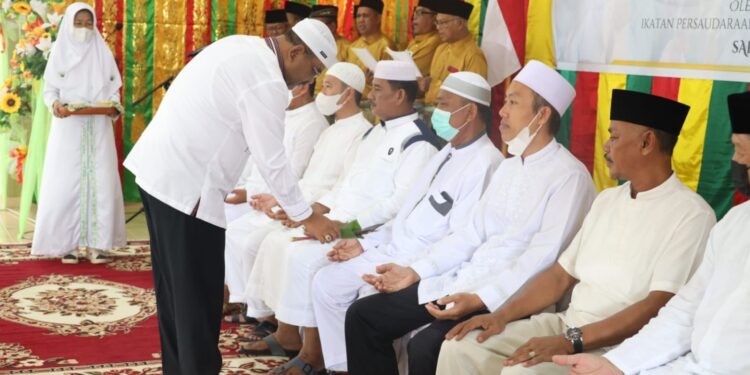 Bupati Karimun Hadiri Pelepasan Puluhan Calon Jamaah Haji dari IPHI