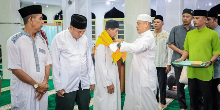 Bupati Lingga Lepas Keberangkatan 19 Jemaah Calon Haji