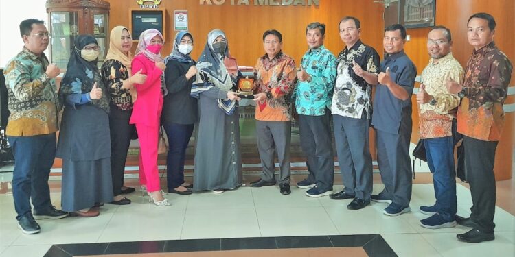Sekretariat DPRD Kota Medan Terima Kunjungan Kerja dari Pimpinan dan Anggota DPRK Aceh