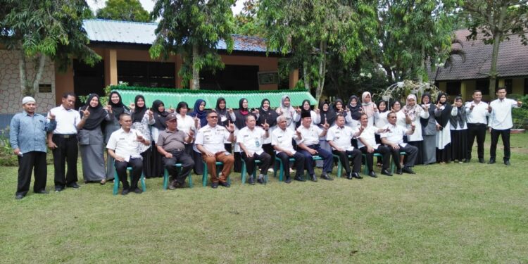 Kunjungi Bekas Sekolahnya, Ini Keinginan Bupati Asahan