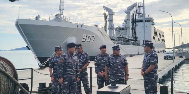 Laksamana Madya TNI A. Rasyid Tinjau Laut Natuna Utara
