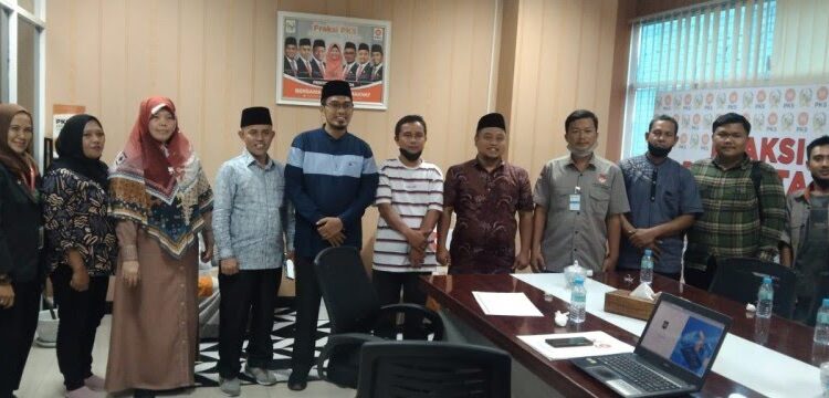 Puluhan PKL Laporkan Arogansi Pembongkaran Lapak Ke DPRD Medan