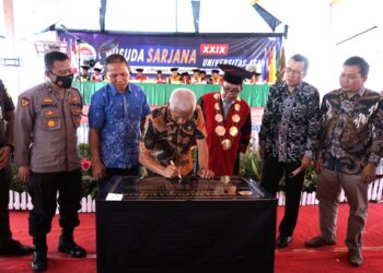 Bupati Asahan Hadiri Wisuda Sarjana UNA Ke XXIX