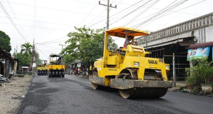 Atasi Kemacetan, Dinas PU Perlebar Jalan STM Kelurahan Suka Maju