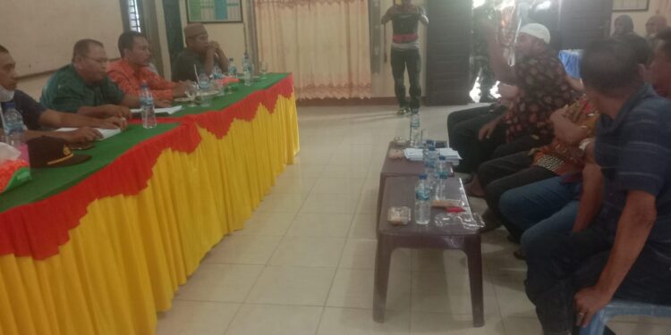 Rapat Pleno Pilkades Rahuning II Berlangsung Ricuh