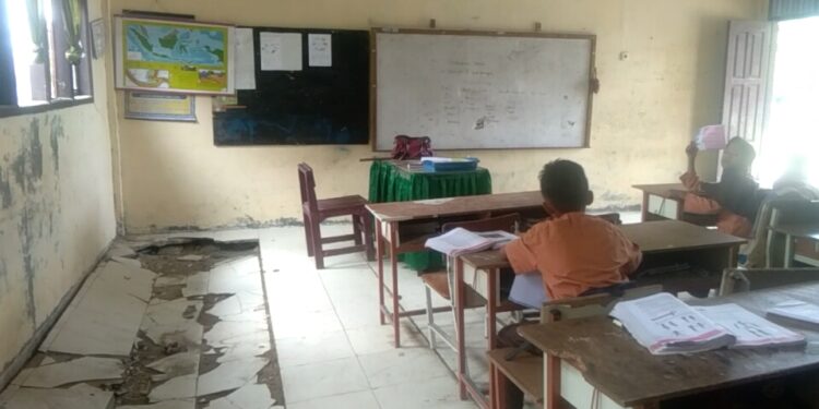 Kondisi Bangunan Menghawatirkan, Proses Belajar Mengajar  UPTD SDN Desa Suka Damai Tetap Berlangsung